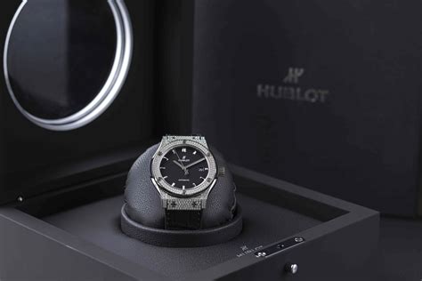 cách chỉnh đồng hồ hublot|Hướng dẫn cách chỉnh giờ đồng hồ Hublot cho những ai chưa biết.